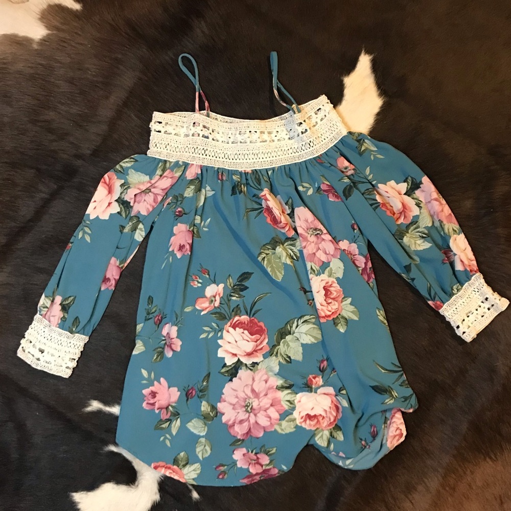 Very cute off the shoulder top